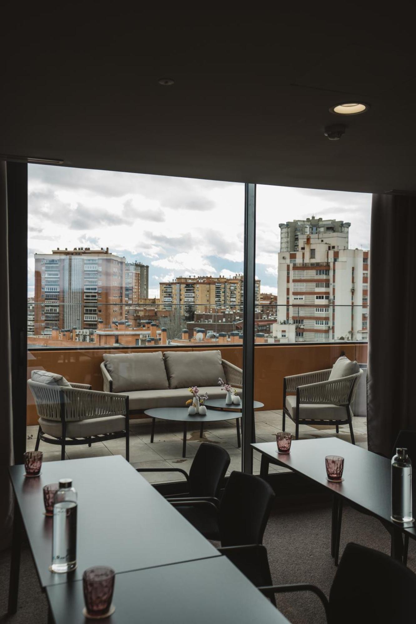 Hotel Pinar Plaza Мадрид Экстерьер фото