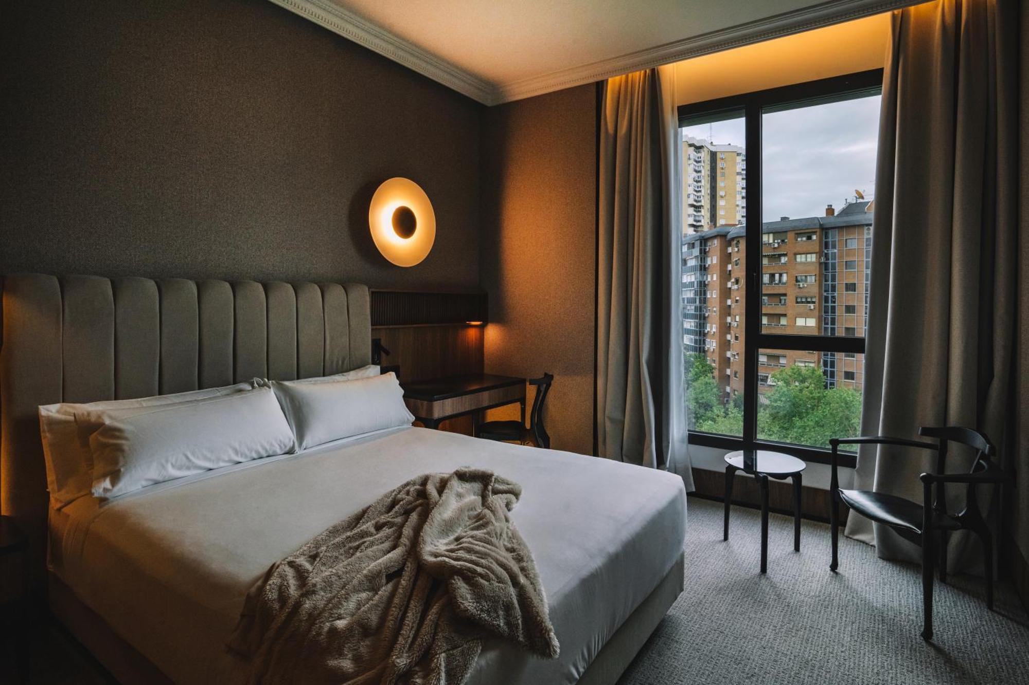 Hotel Pinar Plaza Мадрид Экстерьер фото