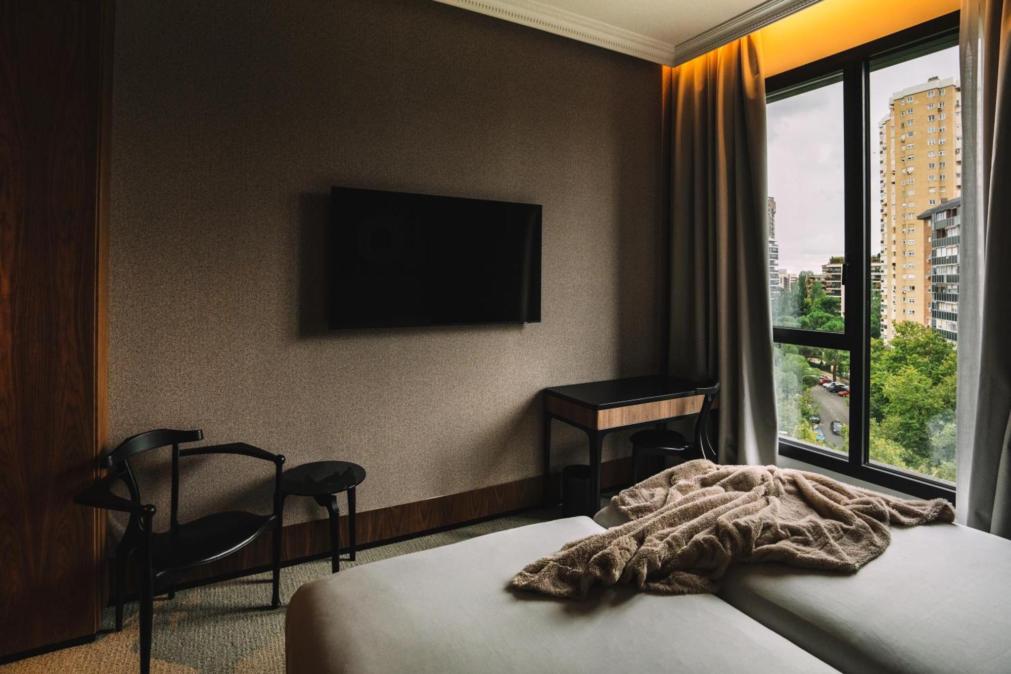 Hotel Pinar Plaza Мадрид Экстерьер фото